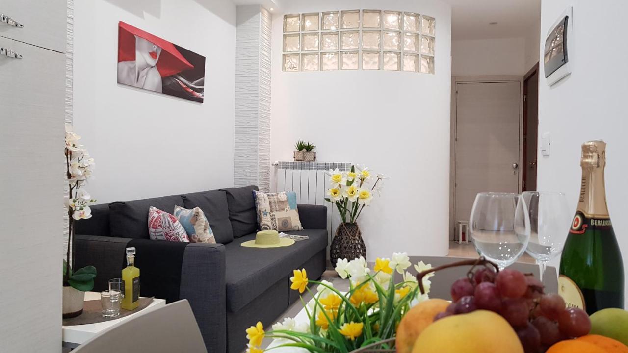 Martin Holiday Apartments จีอาร์ดีนี นักซอส ภายนอก รูปภาพ